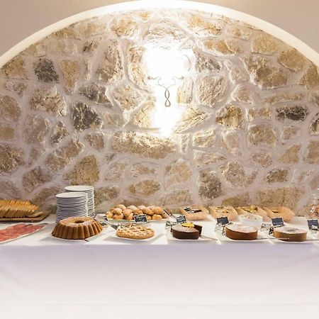 Hotel Alle Vecchie Arcate Pescasseroli Bagian luar foto