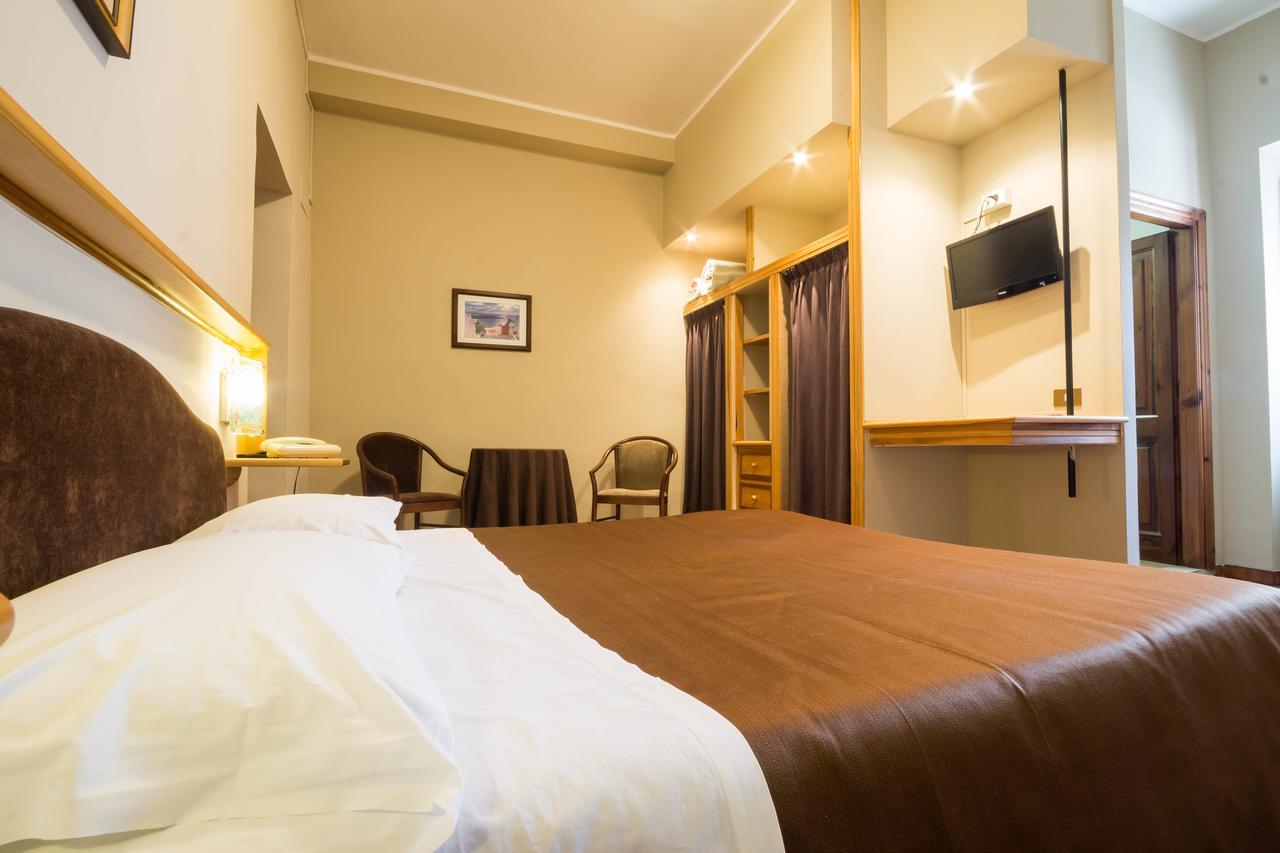 Hotel Alle Vecchie Arcate Pescasseroli Bagian luar foto
